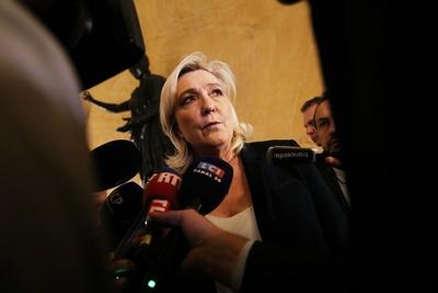 News Bilder des Tages Vote du 49 3 Motions de censure rejetees a l Assemblee nationale en presence de Marine Le Pen NEWS-stock-photo