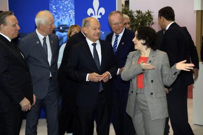 Bundeskanzler Scholz auf Hannover Messe-stock-foto