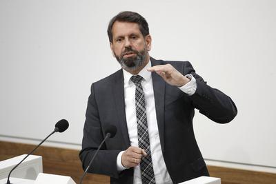 12.05.2020, Niedersaechsischer Landtag, Hannover, Sitzung des Niedersaechsischen Landtages im Plenarsaal, im Bild Olaf-stock-foto