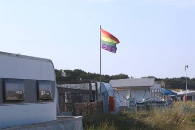Blick am Donnerstag (28.09.2023) in Prerow (Vorpommern R?gen) auf das ?rtliche Regenbogen-Camp im Nationalpark Vorpommer-stock-foto