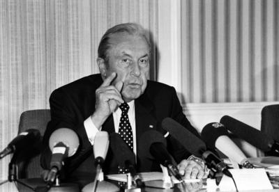 Deutschland, Karlsruhe, 27.07.1989. Archiv-Nr.: 07-30-16 Bundesgerichtshof Foto: Kurt Rebmann, Generalbundesanwalt beim-stock-photo