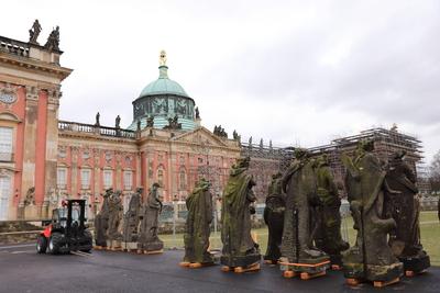 Dachsanierung Neues Palais Potsdam-stock-photo