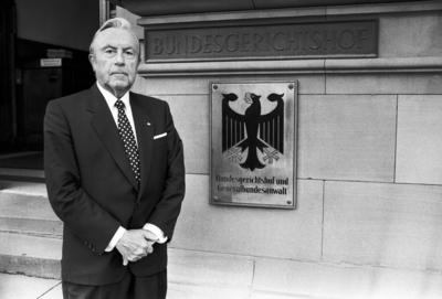 Deutschland, Karlsruhe, 27.07.1989. Archiv-Nr.: 07-31-04 Bundesgerichtshof Foto: Kurt Rebmann, Generalbundesanwalt beim-stock-foto