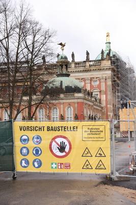Dachsanierung Neues Palais Potsdam-stock-foto