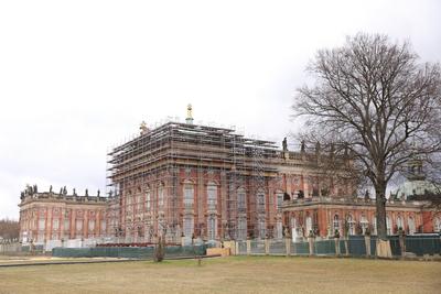 Dachsanierung Neues Palais Potsdam-stock-foto