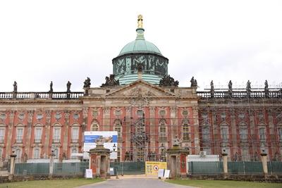 Dachsanierung Neues Palais Potsdam-stock-foto