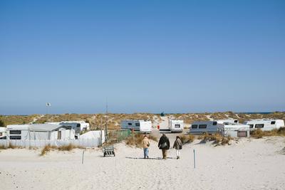 Wetterstimmung auf dem Campingplatz Prerow an der Ostsee zwischen Prerow und dem Darsser Ort, Mecklenburg-Vorpommern. Pr-stock-foto