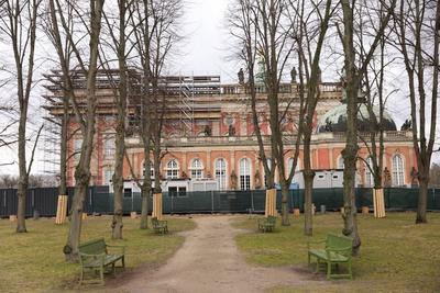 Dachsanierung Neues Palais Potsdam-stock-foto