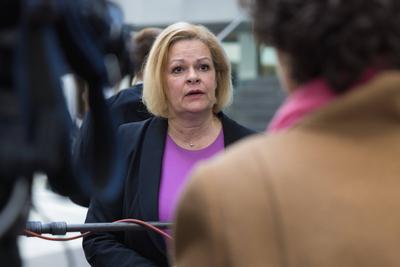 Bilanz der Migrationspolitik in der aktuellen Legislaturperiode-stock-foto