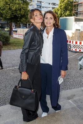 Gerit Kling und Anja Kling zu Gast bei der Premiere des Theaterstuecks Brauchen Sie ne Quittung in der Komoedie am Kurf?rstendamm im Schiller Theater am Mittwoch 27.Juli 2022 in Berlin Berlin Deutschland *** Gerit Kling and Anja Kling to Guest at the Premiere of Plays need you ne Receipt in the Comedy on Kurf?rstendamm at Schiller Theatre on Wednesday 27 July 2022 in Berlin Berlin Germany-stock-foto