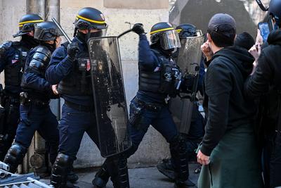 Student Demonstration in Paris, April 3, 2025-stock-foto