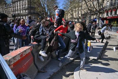 Student Demonstration in Paris, April 3, 2025-stock-foto
