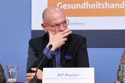 Berlin, Deutschland, 03.04.2025: Haus der Bundespressekonferenz: Pressekonferenz: Arbeitsgemeinschaft der Gesundheitshan-stock-foto