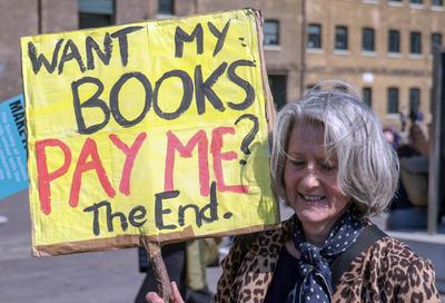 Authors Hand in Letter to META-stock-foto