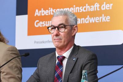 Berlin, Deutschland, 03.04.2025: Haus der Bundespressekonferenz: Pressekonferenz: Arbeitsgemeinschaft der Gesundheitshan-stock-foto