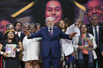 Lula evento Brasil dando a volta por cima-stock-foto