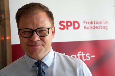 SPD GER, Berlin, 20241209, SPD Veranstaltung Wirtschaft in Ostdeutschland, mit Carsten Schneider, Ostbeauftragter der Bu-stock-foto