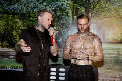 Rapper Kontra K (Maximilian Diehn, KOÐ˜TRA K) bei der Einweihung des neuen Themenbereich Berlin Vibes und seiner Wachsfi-stock-foto