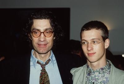 Bildnummer: 56771336  Datum: 01.02.1993  Copyright: imago/teutopressWinfried Glatzeder mit Sohn Phillip 02/93 te Mann leger quer Portrait l?chelnd People B xcb x0x 1993 quer  56771336 Date 01 02 1993 Copyright Imago teutopress Winfried Glatzeder with Son Phillip 02 93 Te Man casual horizontal Portrait smiling Celebrities B  x0x 1993 horizontal-stock-foto