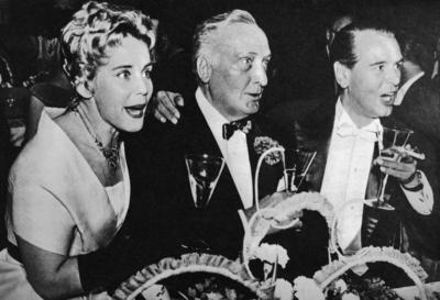 Bambi Verleihung 1959 MARIA SCHELL HANS ALBERS O W FISCHER bei der Bambi Verleihung 1959 Ba-stock-foto
