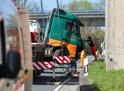 Verkehrsunfall auf der B27 in Retzbach/Zellingen-stock-foto