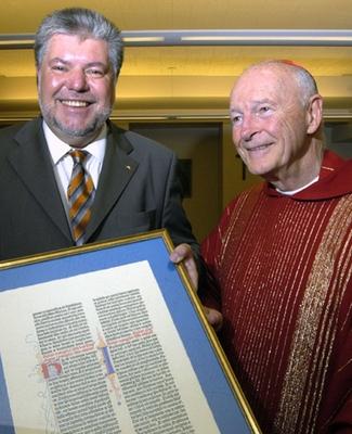 Ministerpr?sident Kurt Beck trifft Anfang Oktober 2005 Cardinal Theodore McCarrick w?hrend seiner derzeit stattfindende-stock-foto