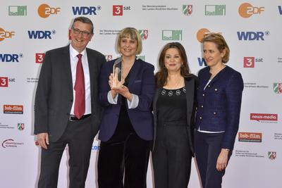 Steffi Niederzoll Sieben Winter in Teheran Martin Rabanus , Cigdem Uzunoglu Preistraegerin zu Gast bei der Verleihung des 61.Grimme Preis am 04.04.2025 in Marl NRW Deutschland *** Steffi Niederzoll Seven Winters in Tehran Martin Rabanus , Cigdem Uzunoglu Award winner as guest at the 61 Grimme Award ceremony on 04 04 2025 in Marl NRW Germany-stock-foto