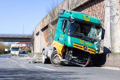 Verkehrsunfall auf der B27 in Retzbach/Zellingen-stock-foto