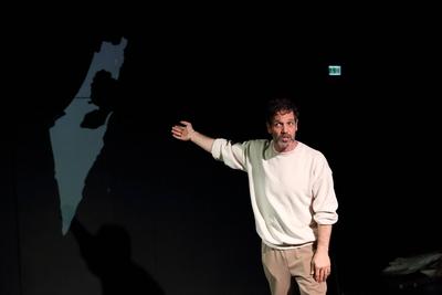 Maxim Gorki Theater Berlin Between the River and the Sea-stock-foto