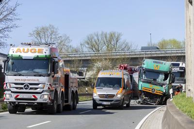 Verkehrsunfall auf der B27 in Retzbach/Zellingen-stock-foto