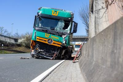 Verkehrsunfall auf der B27 in Retzbach/Zellingen-stock-foto