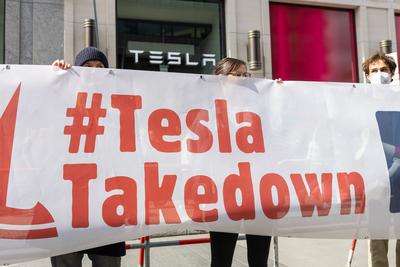Demonstration gegen Tesla in Berlin-stock-foto