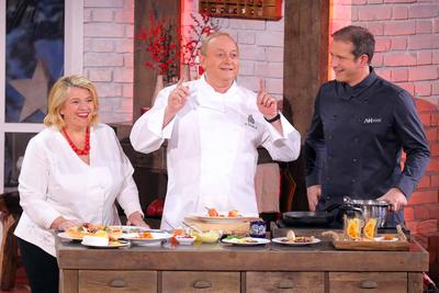 ZDF Carmen Nebel 26.11.2015 Koechin Lea Linster + Koch Alfons Schuhbeck + Alexander Herrmann in den Bavaria Studios, Stu-stock-foto