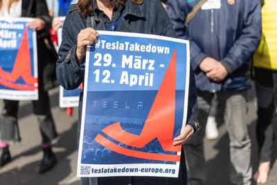 Demonstration gegen Tesla in Berlin-stock-foto
