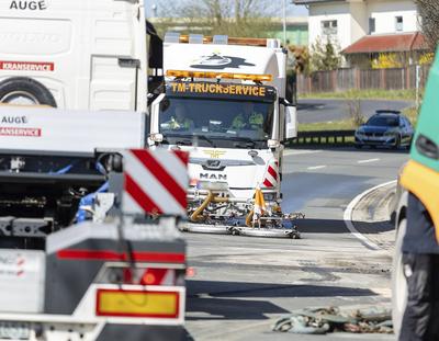 Verkehrsunfall auf der B27 in Retzbach/Zellingen-stock-foto