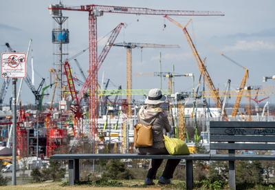 bauma 2025, Blick vom Riemer Park auf das Freigel?nde mit unz?hligen Kr?nen, weltweit gr??te Baumaschinenmesse, M?nchen, 5. April 2025-stock-photo