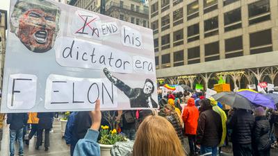 Demonstrators gathered at the 'Hands Off!' protest against the Trump-stock-foto