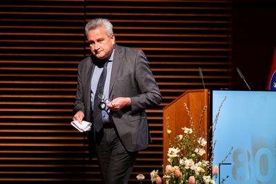 GEDENKAKT - 80. JAHRESTAG DER BEFREIUNG BUCHENWALDS-stock-foto