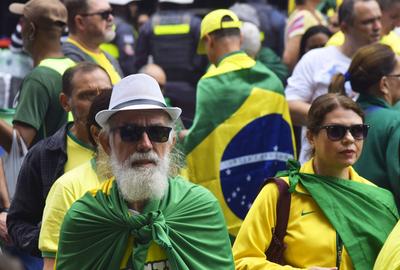Ato com Bolsonaro na Paulista pede anistia-stock-foto