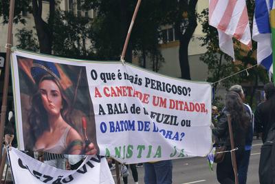 Ato com Bolsonaro na Paulista pede anistia-stock-foto