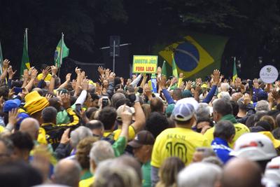 Ato com Bolsonaro na Paulista pede anistia-stock-foto