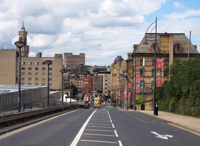 a view of bradford city center from bridge street next to the interchange with hotels and shops visible at the bottom of-stock-foto
