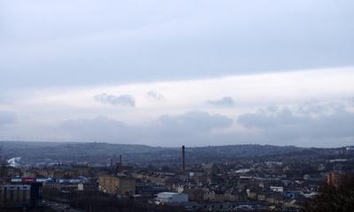 panoramic aerial view of the city of Bradford in west yorkshire showing residential and industrial areas Bradford, West-stock-foto