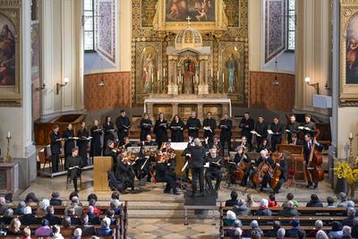 2022 - Konzert  des L'Orfeo Barockorchesters und des Collegium Vocale Salzburg (Johannes Passion - Johann Sebastian Bach), in der Stadtpfarrkirche St. Nikolaus in Bad Ischl, im Rahmen der Salzkammergut Festwochen Gmunden, am 06.04.25-stock-photo