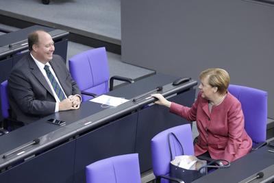 Helge Braun, Chef des Bundeskanzleramtes, Angela Merkel, Bundeskanzlerin, CDU, Generaldebatte zum Bundeshaushalt im Deu-stock-foto