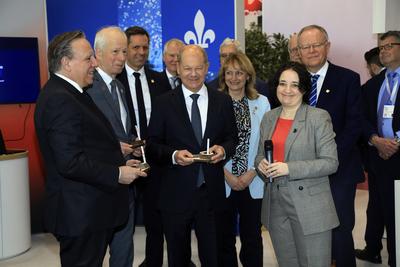 Bundeskanzler Scholz auf Hannover Messe-stock-foto