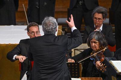 2022 - Konzert  des L'Orfeo Barockorchesters und des Collegium Vocale Salzburg (Johannes Passion - Johann Sebastian Bach), in der Stadtpfarrkirche St. Nikolaus in Bad Ischl, im Rahmen der Salzkammergut Festwochen Gmunden, am 06.04.25-stock-photo