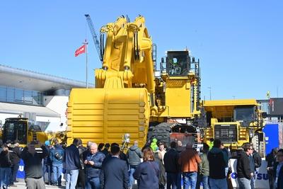 BAUMA  2025 -weltgroesste Messe fuer Baumaschinen vom 7.-13.April 2025-stock-foto