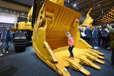 BAUMA  2025 -weltgroesste Messe fuer Baumaschinen vom 7.-13.April 2025-stock-foto