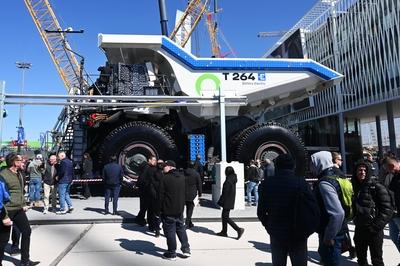 Bauma 2025, vom 7.4. bis 13.4.2025. Die bauma ist die Weltleitmesse fuer Baumaschinen, Baustoffmaschinen, Bergbaumaschin-stock-foto